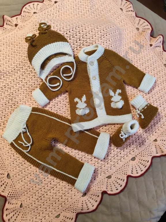Костюм вязаный для новорожденного 0-3 мес