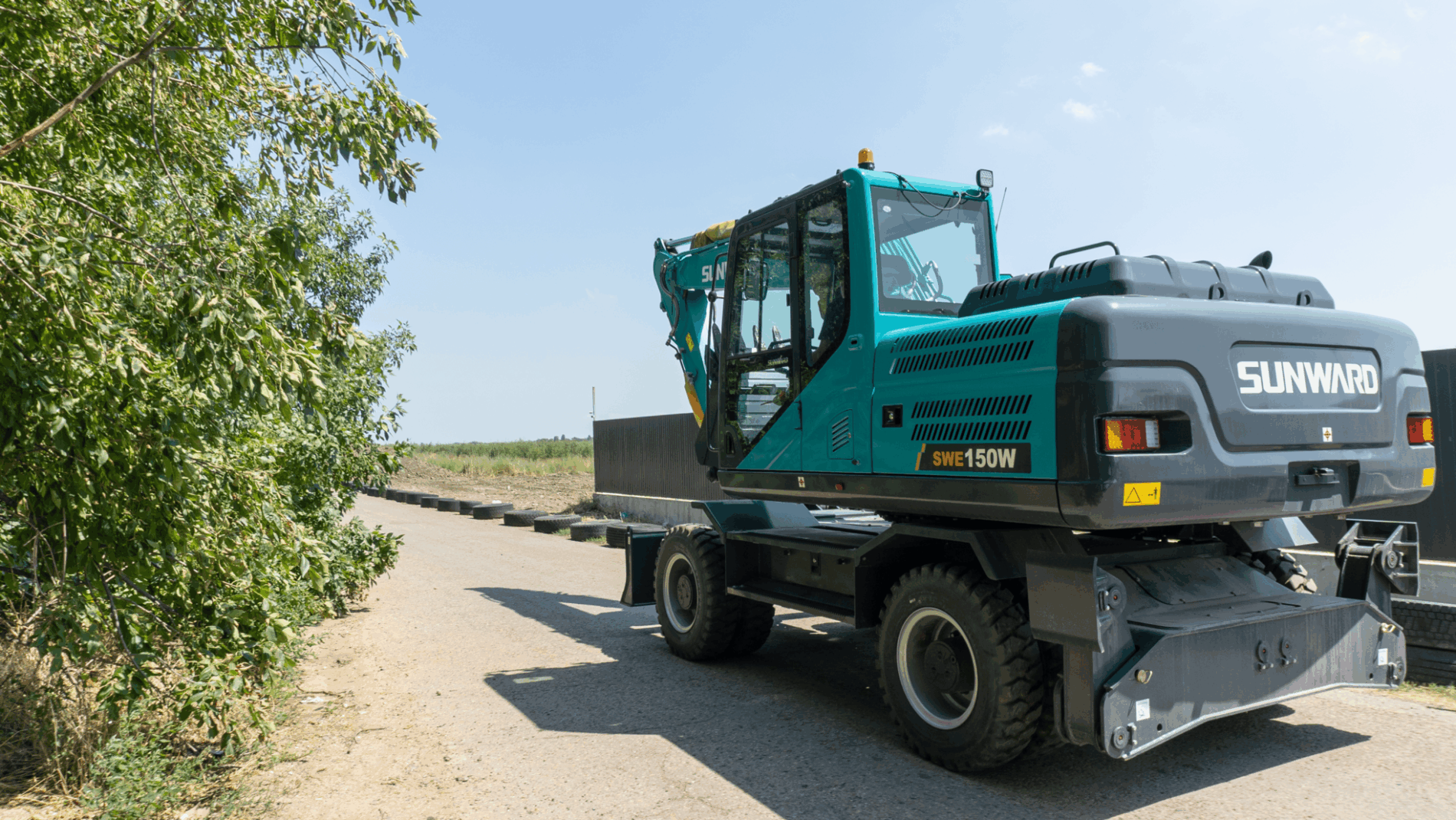 Колёсный экскаватор SWE150W