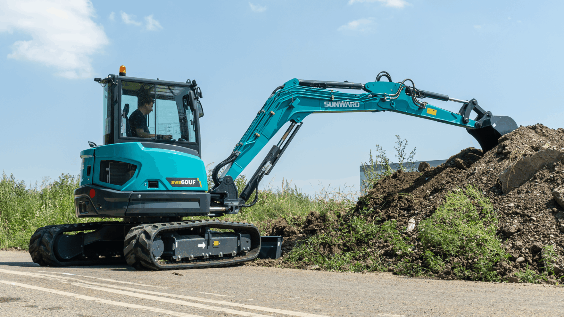 Компактный экскаватор SWE60UF
