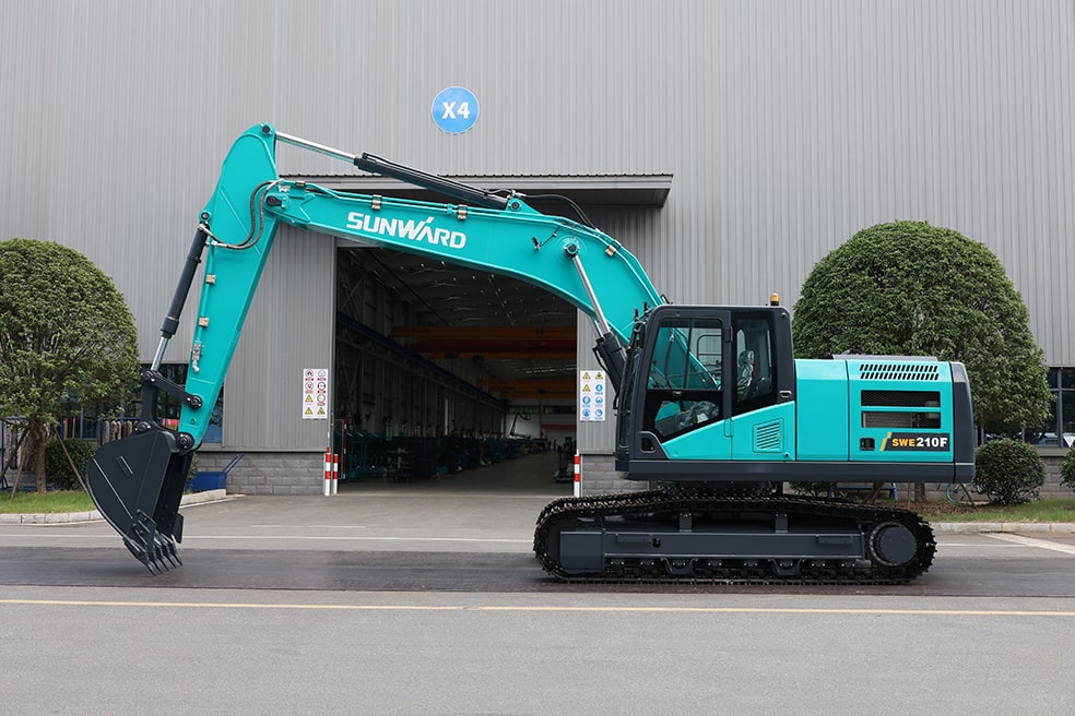 Среднеразмерный экскаватор SWE210F