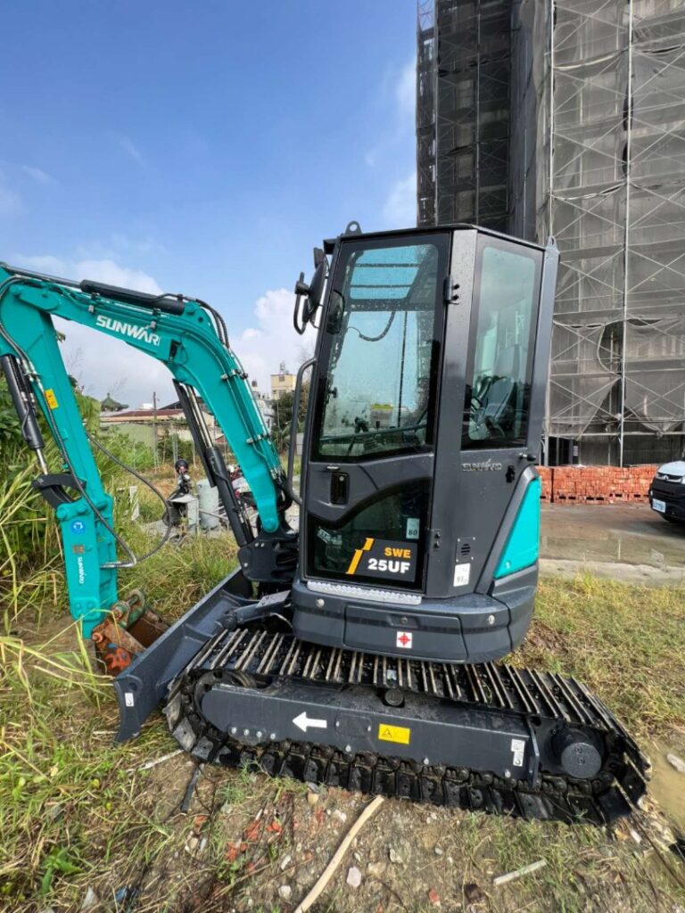 Мини-экскаватор SWE25UF