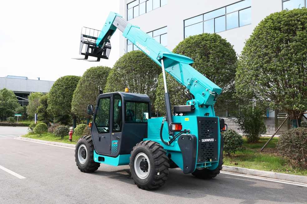 Телескопический погрузчик SWTH3007