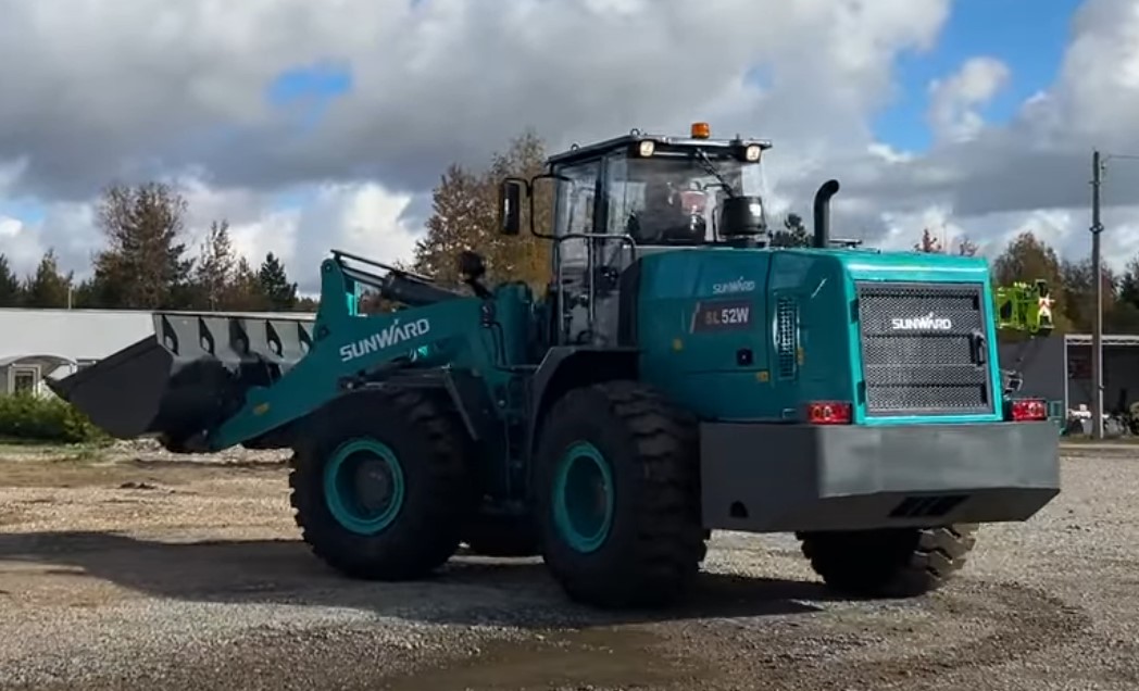 Фронтальный погрузчик SL52W