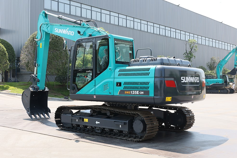 Компактный экскаватор SWE135E-3H
