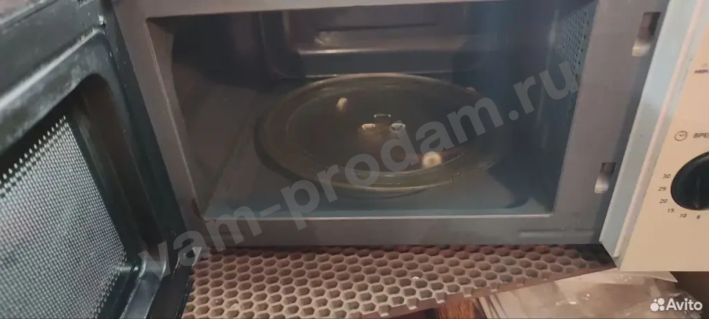 Микроволновая печь BBK 17MWS-783M/W на запчасти