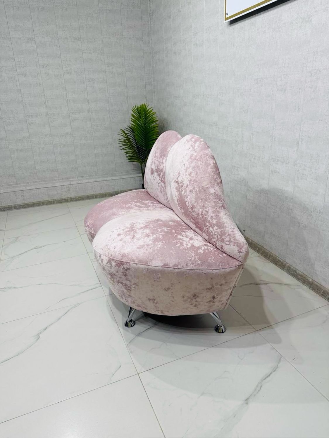 Диван мини губы 120 см