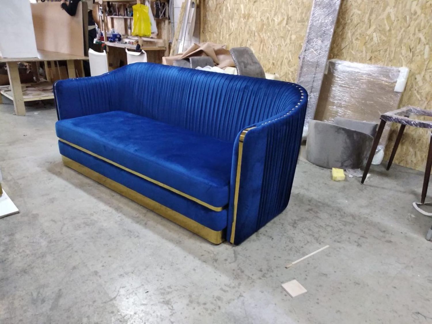 Диван прямой в наличии