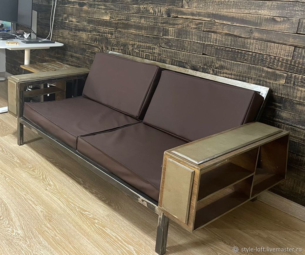 Диван в стиле лофт с полками