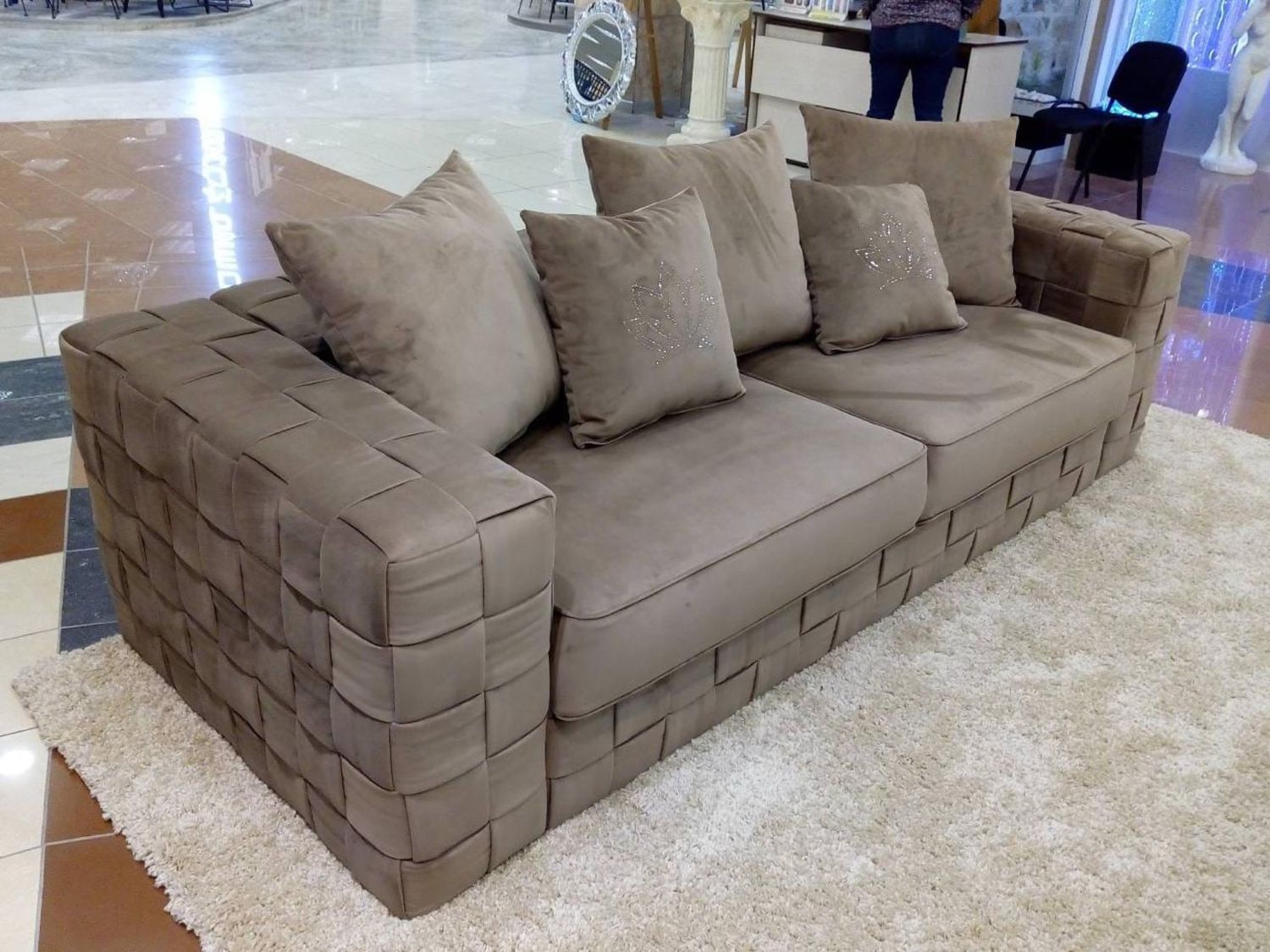 Диван прямой в наличии