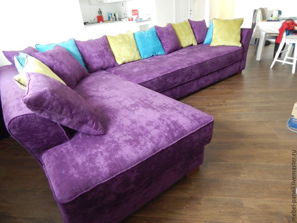 Диван мягкий для дома