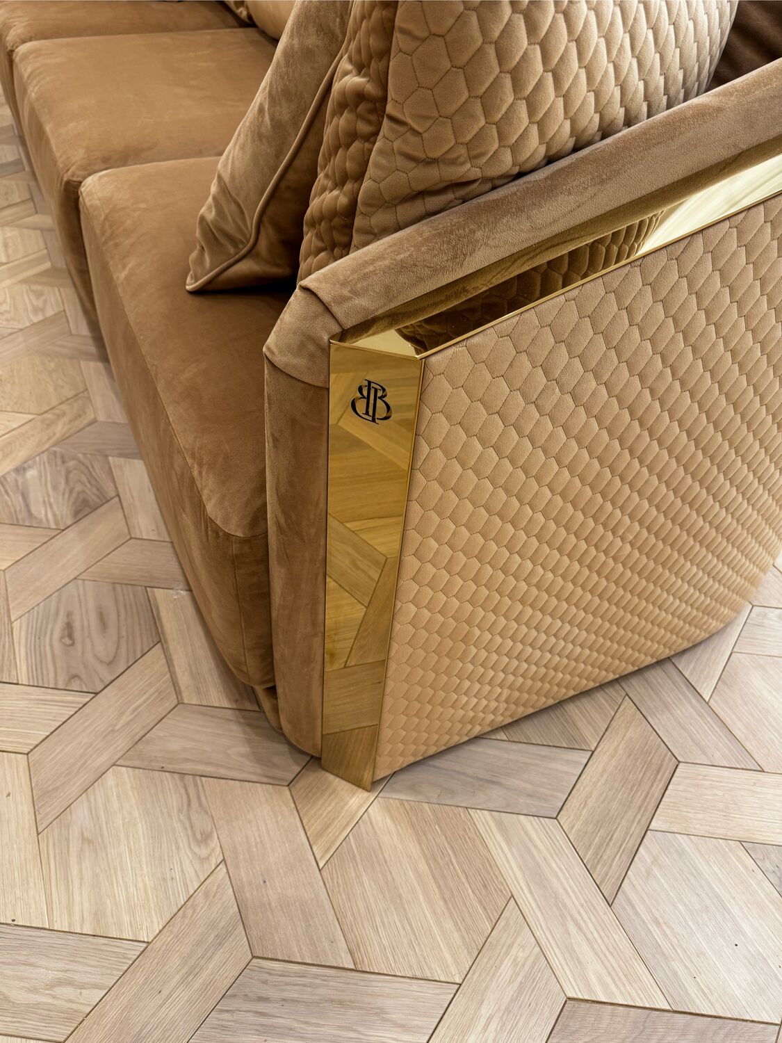 Диван Lava мотивам модели MAGMA от фабрики 