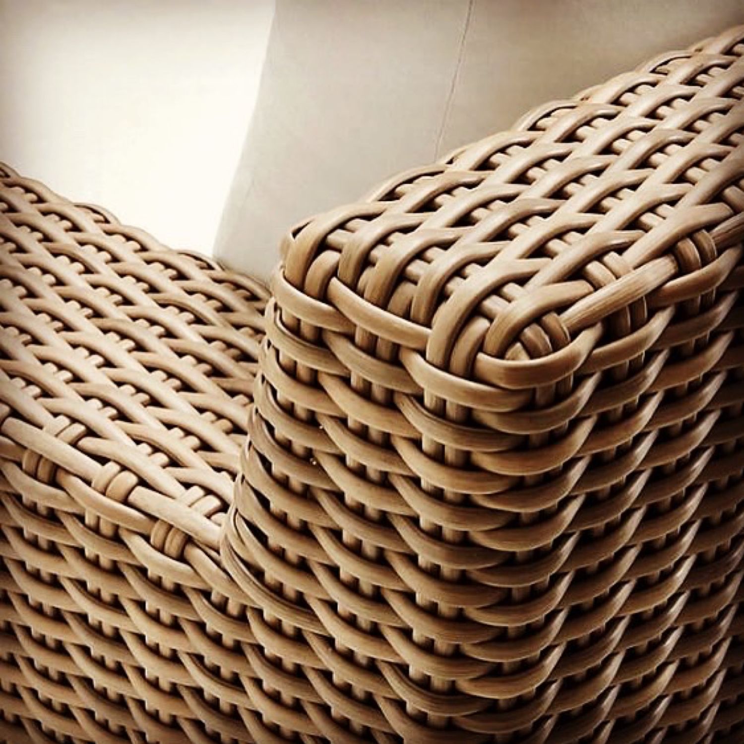 Диван двухместный 