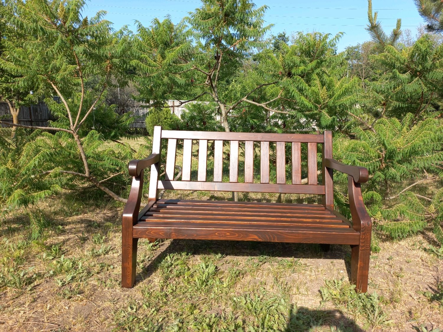 Диван деревянный