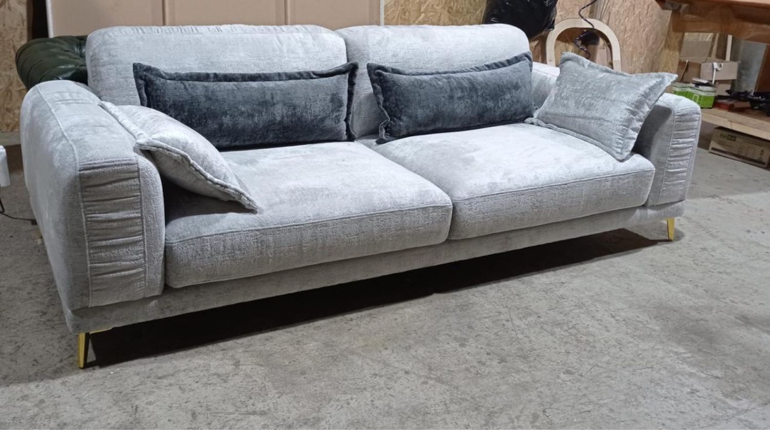 Диван прямой в наличии