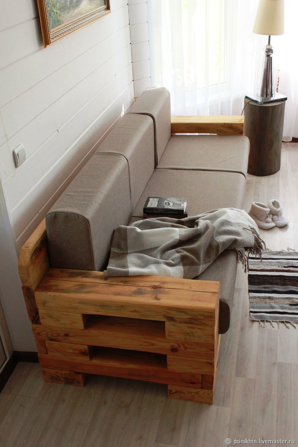 Диван из массива сосны