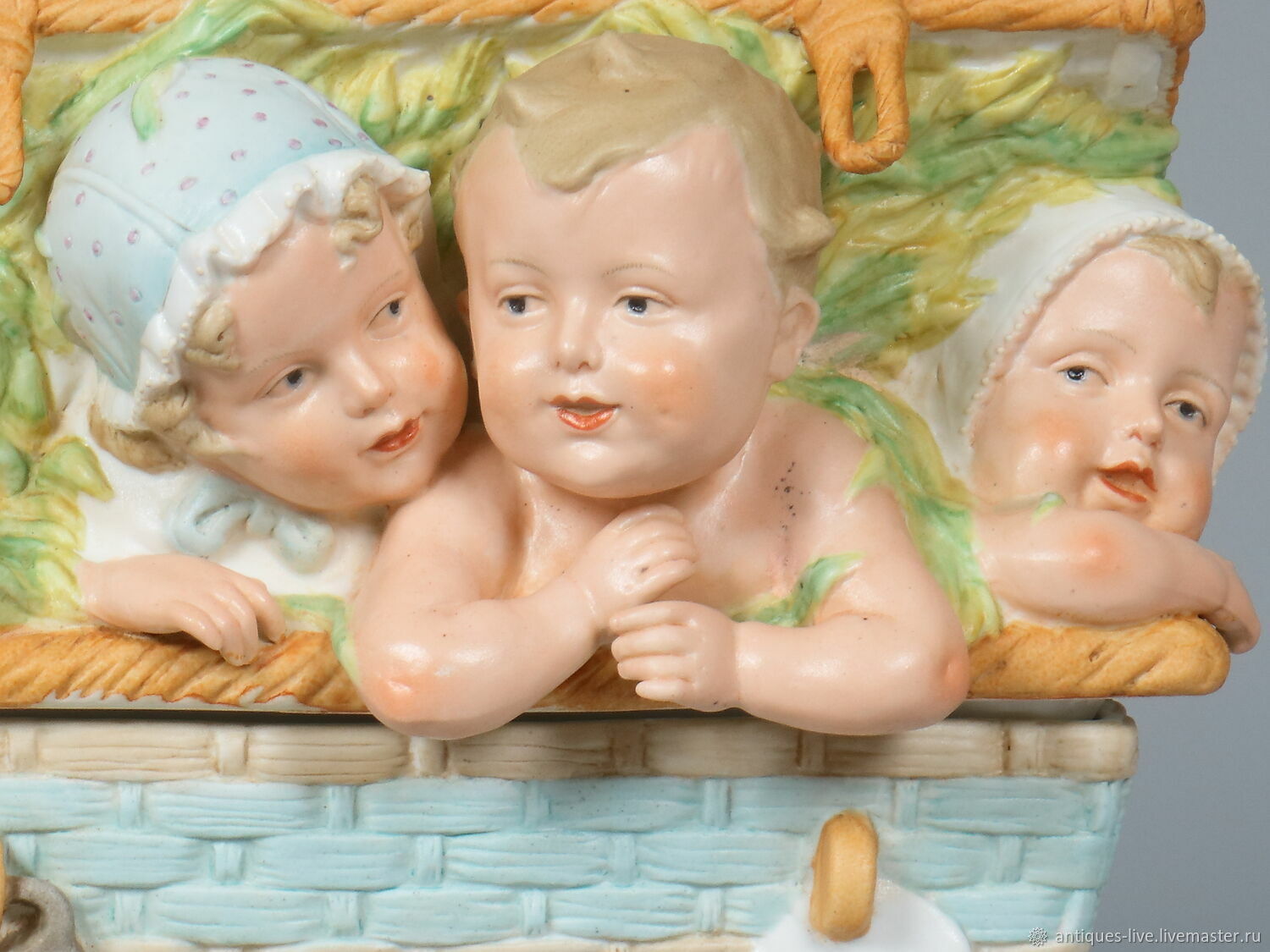 Старинная фарфоровая шкатулка. Heubach Германия