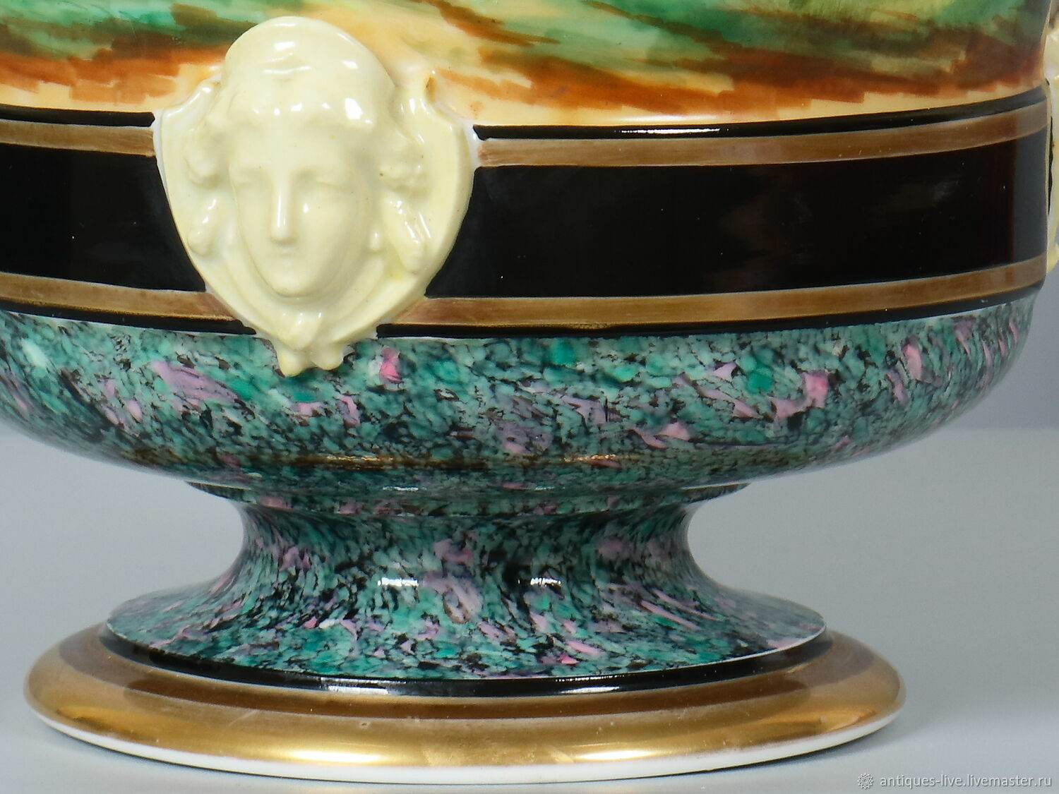 Старинное фарфоровое кашпо