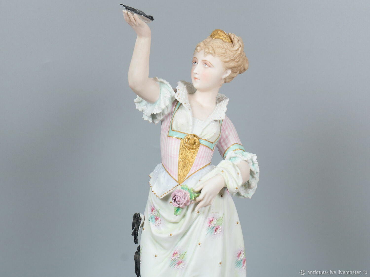 Фарфоровая статуэтка. Франция