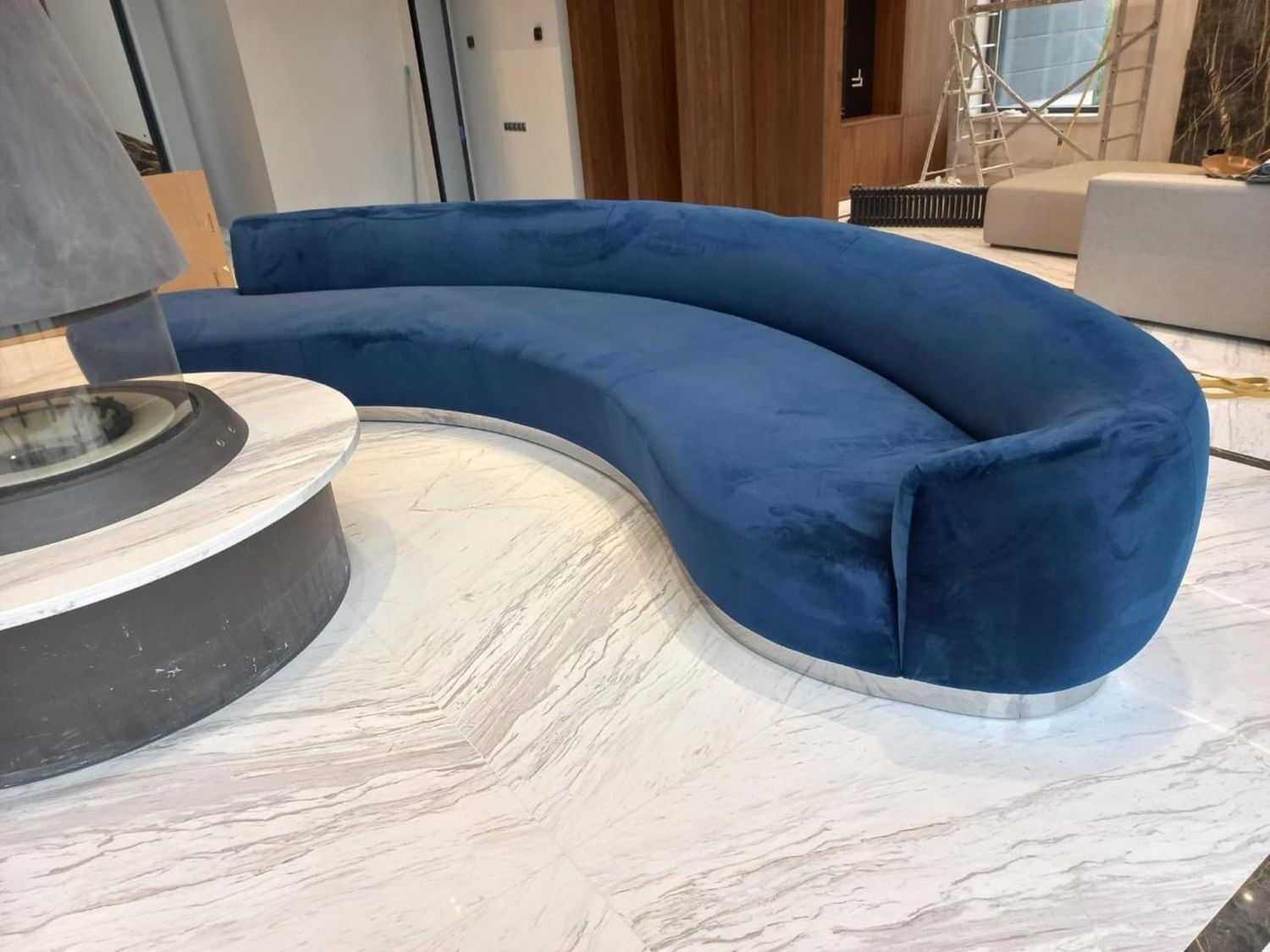 Диван полукруглый мягкий