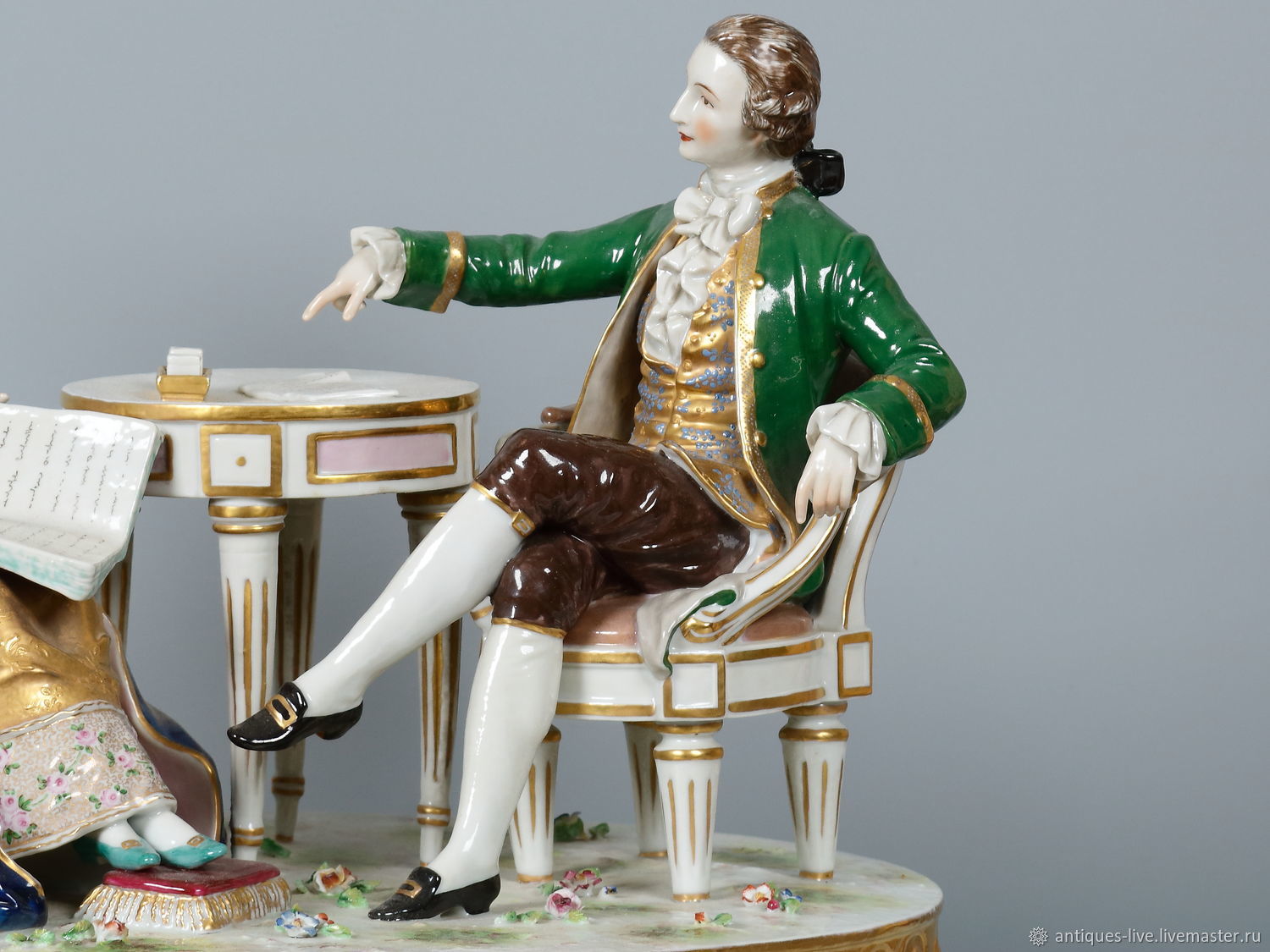 Старинная фарфоровая статуэтка. Германия