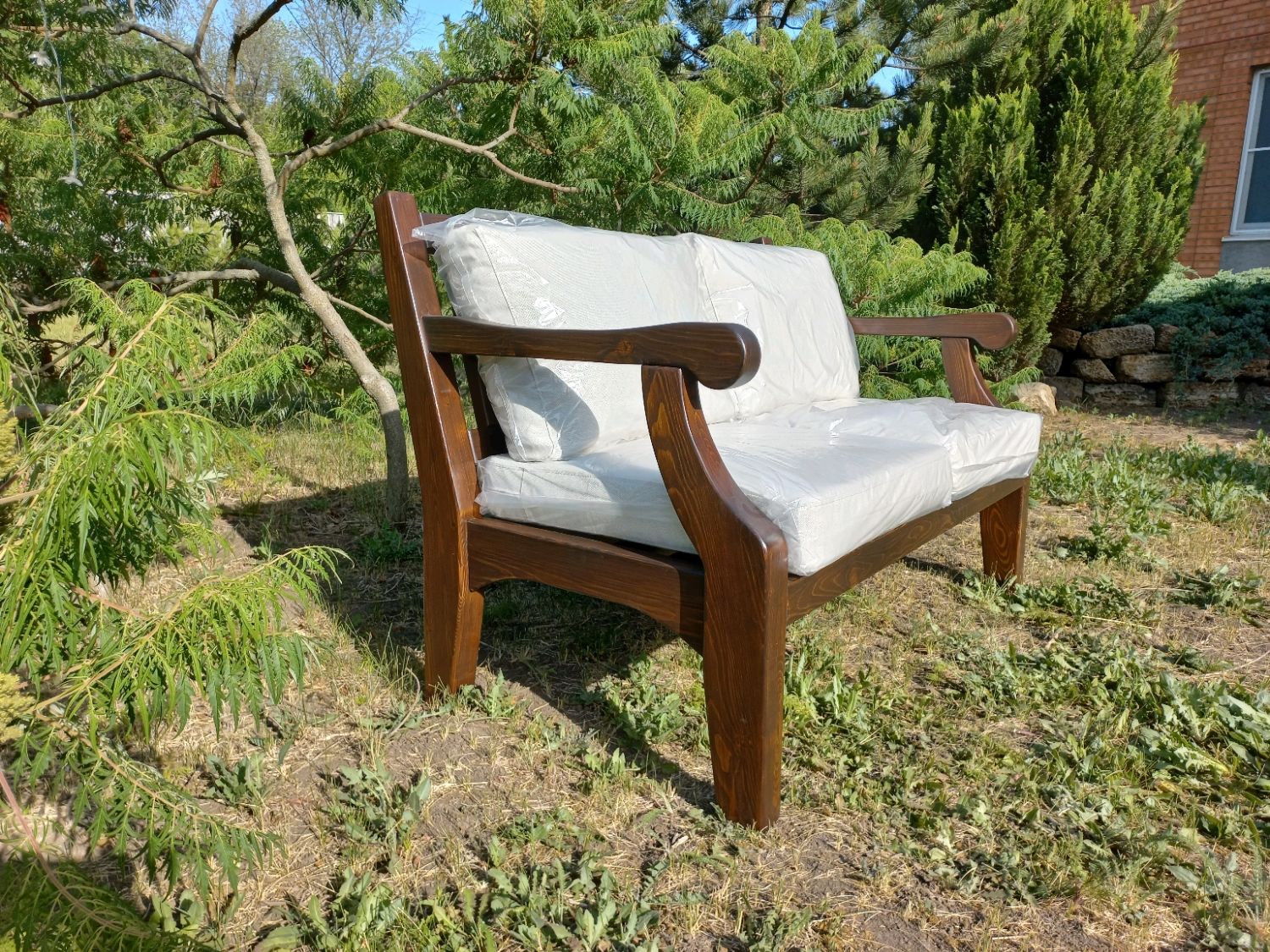 Диван деревянный