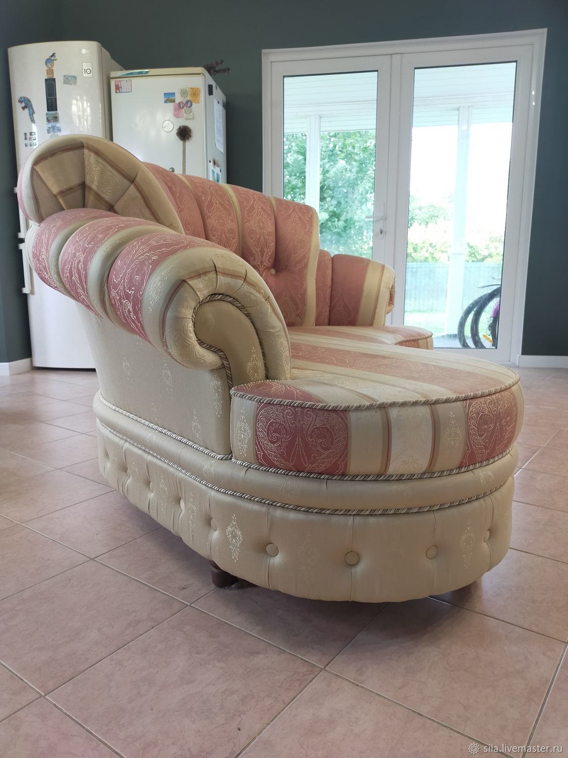 Диван бу не антикварный. Оттоманка