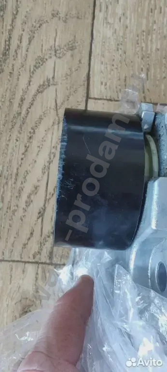 Продам натяжной ролик грм lacetti 1.6