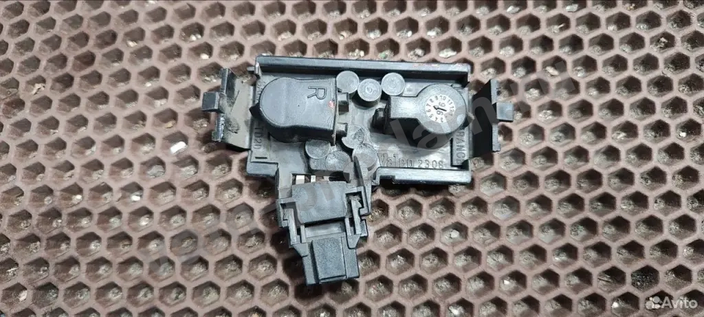 Плата заднего правого комбинированного фонаря