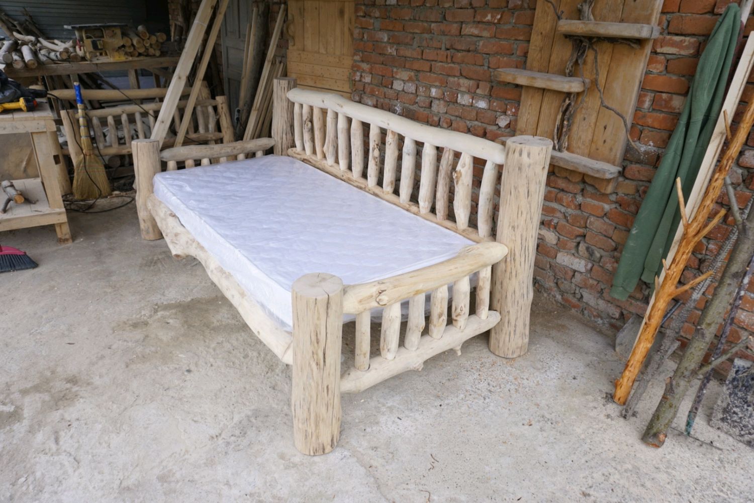 Диван из коряг в стиле рустик (экомебель)