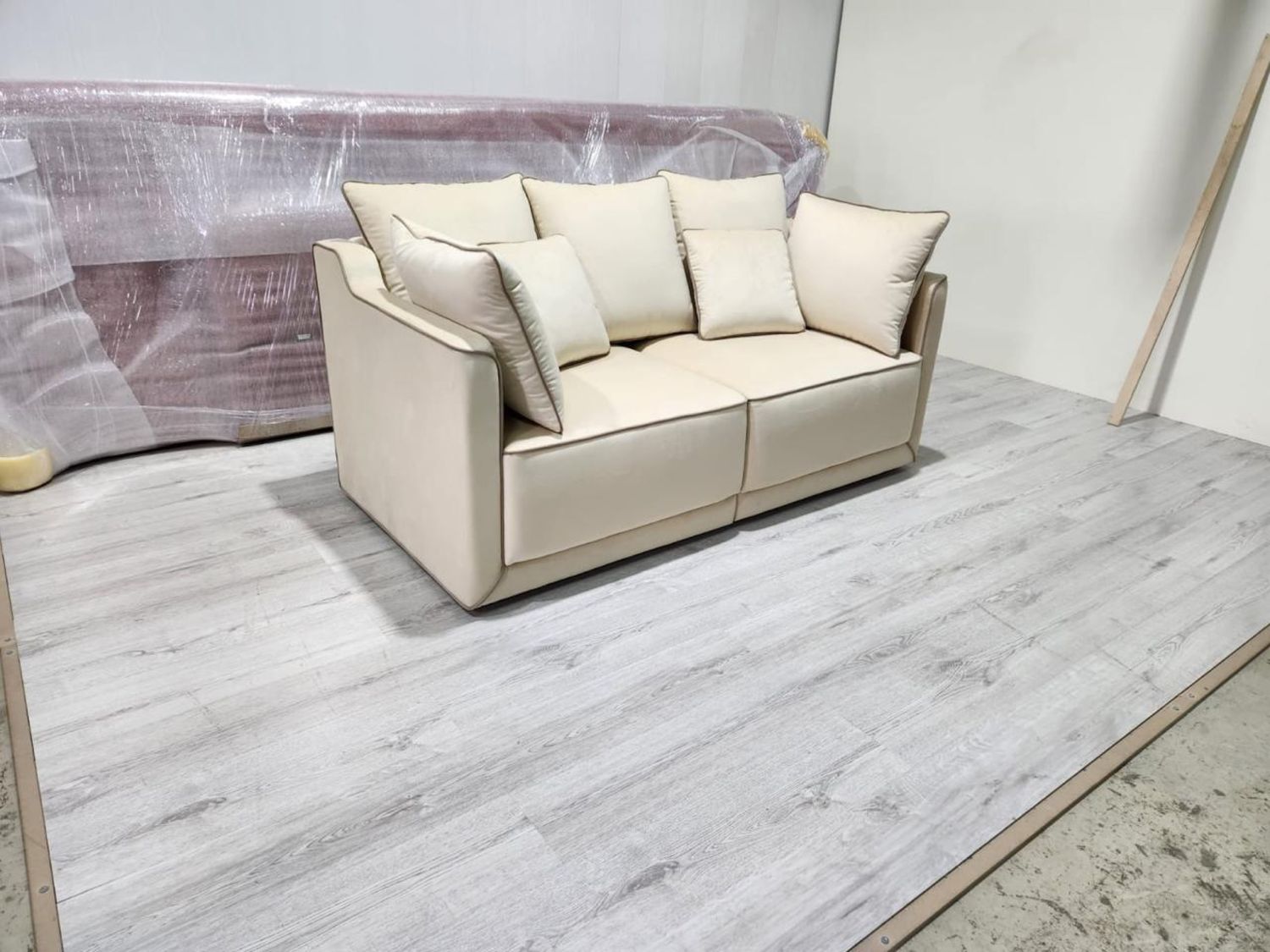 Диван прямой в наличии