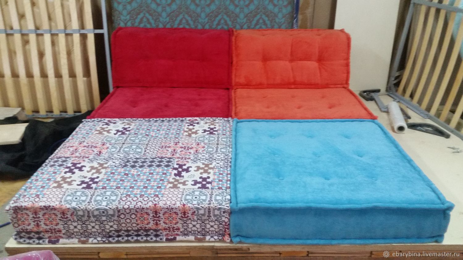 Диван Маджонг красно-голубой
