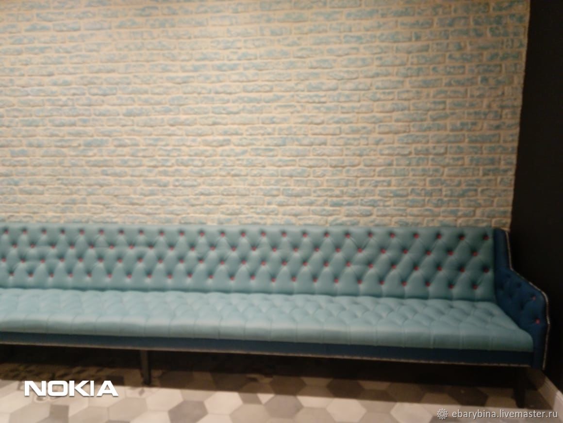 Диван в натуральной коже для кофейни Bodrero