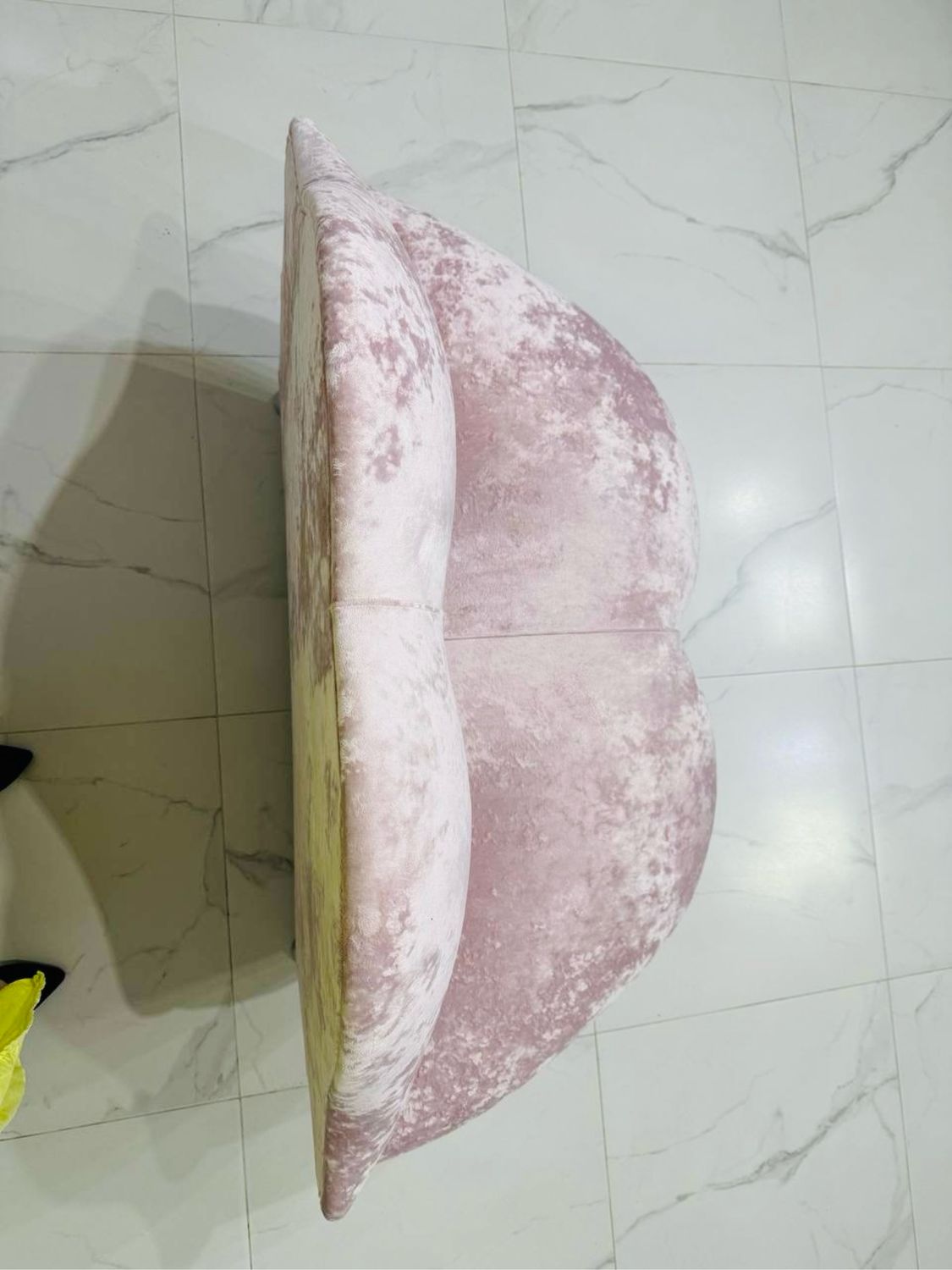 Диван мини губы 120 см