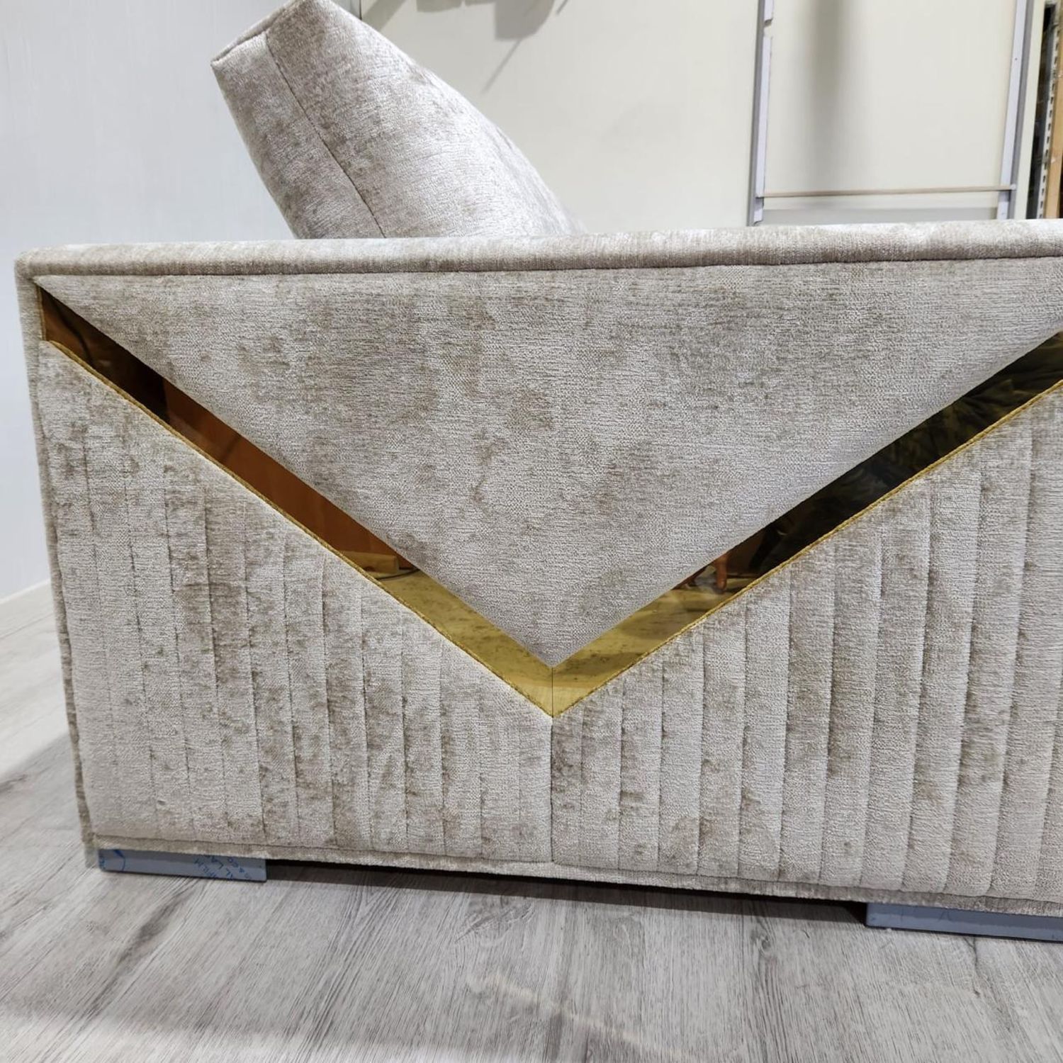 Диван прямой в наличии