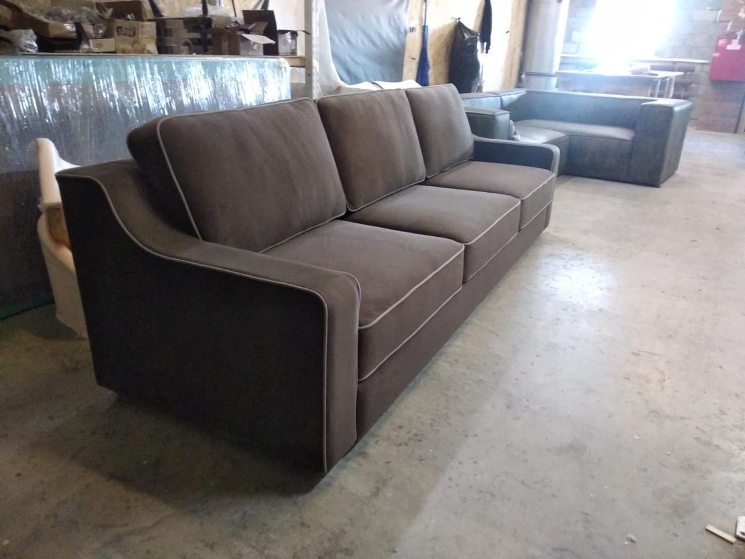 Диван прямой в наличии