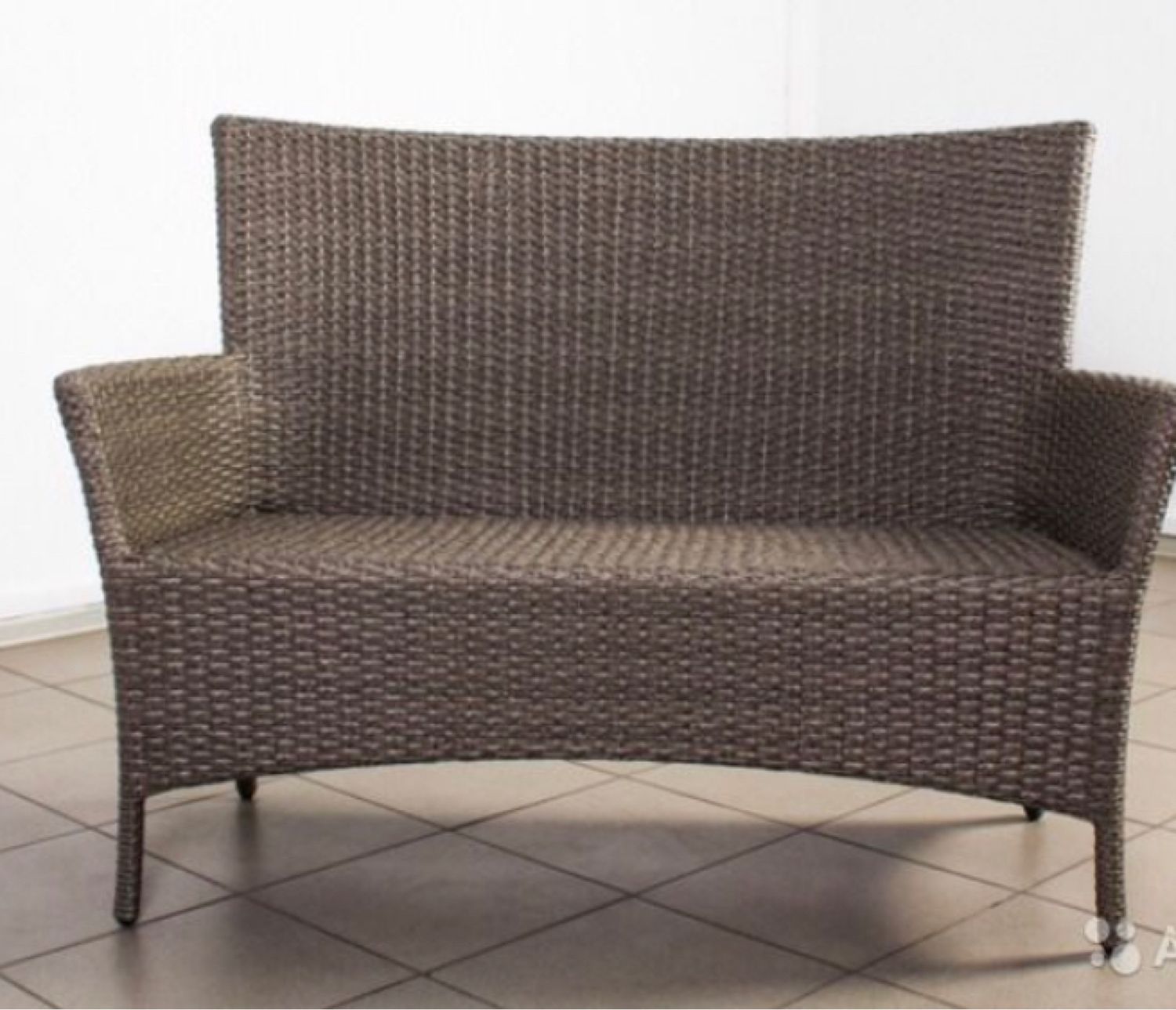 Диван двухместный