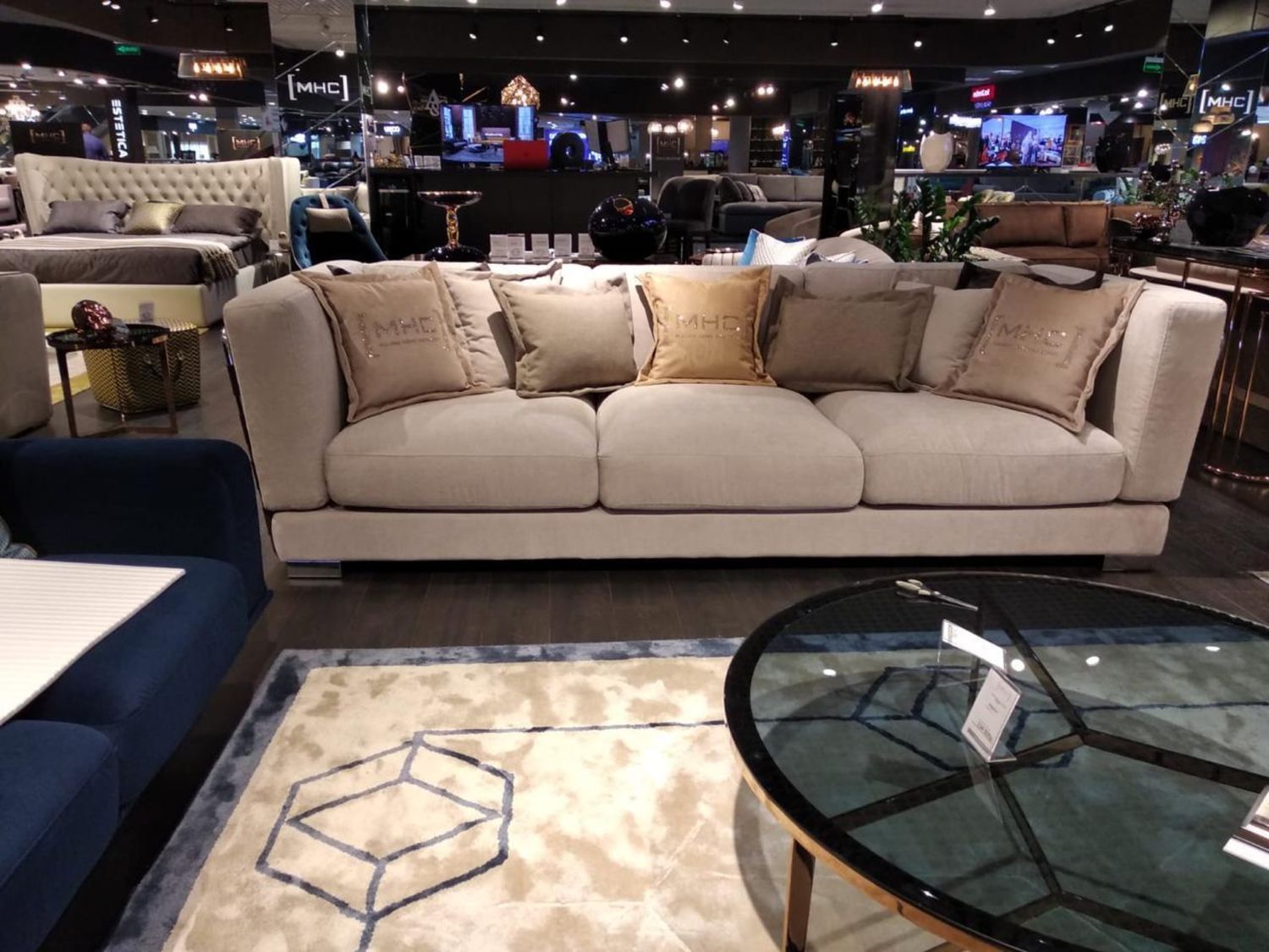 Диван прямой в наличии