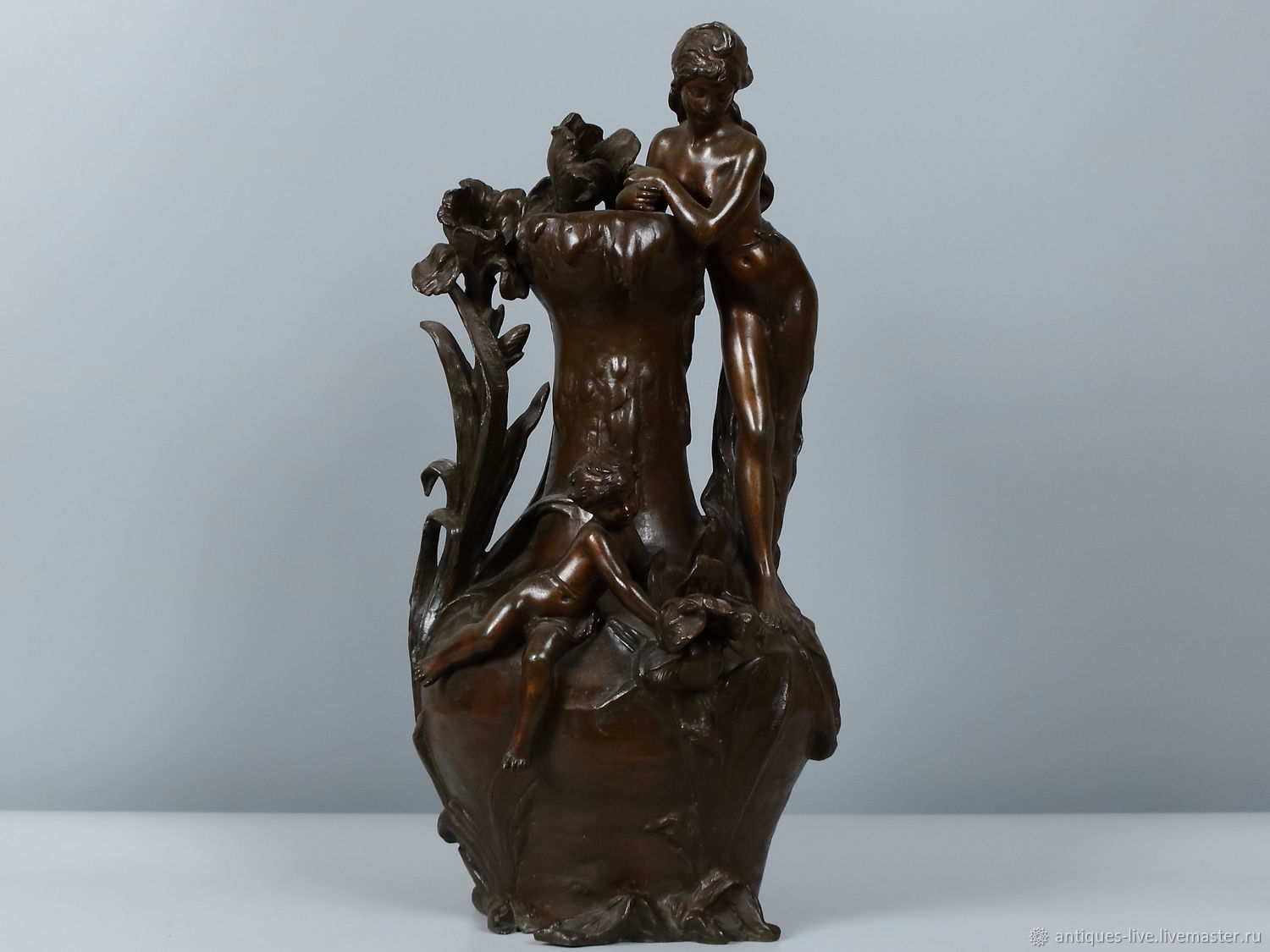 Антикварная ваза - скульптура. Франция