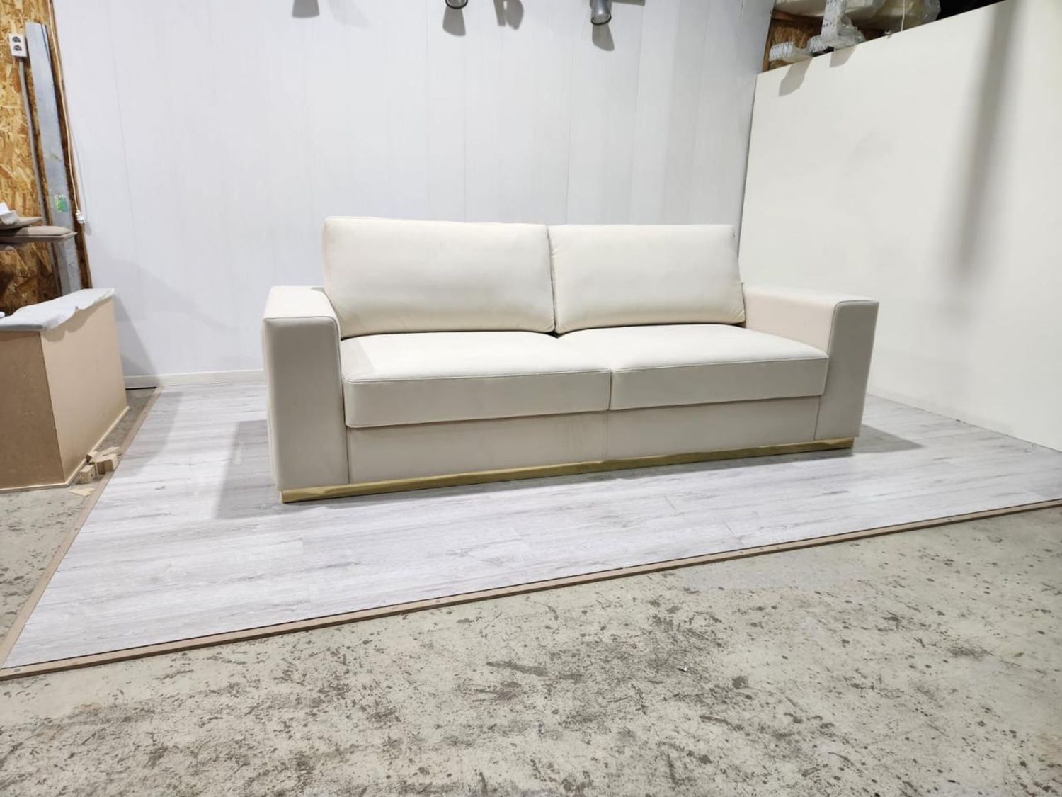 Диван прямой в наличии