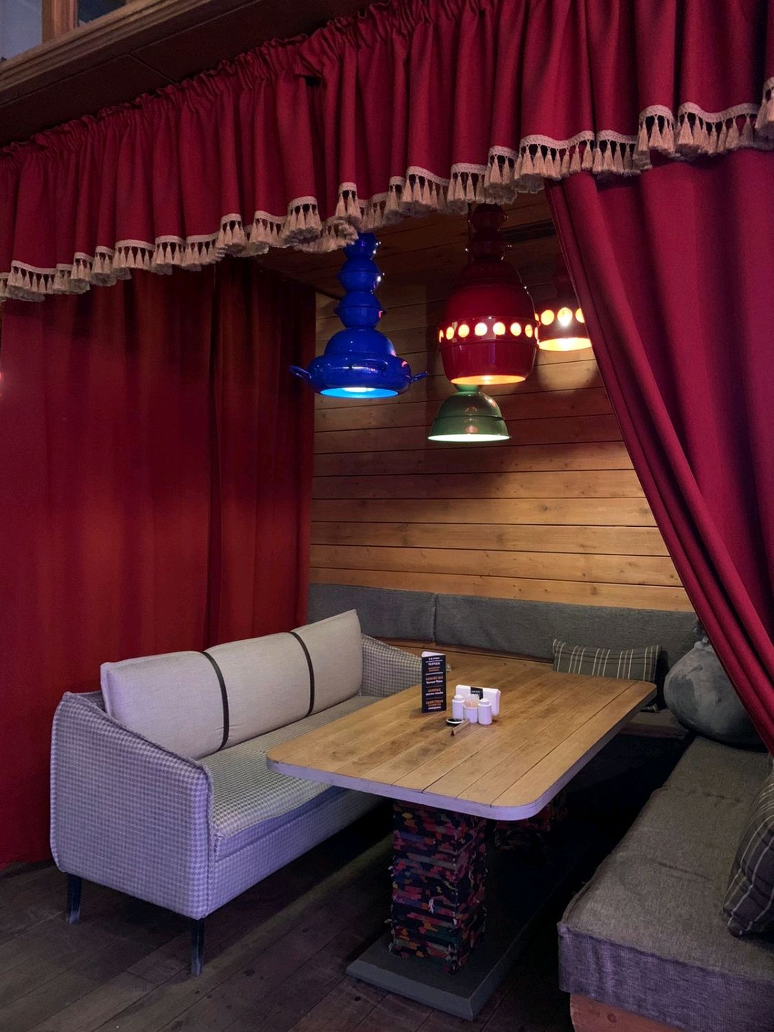 Диван для ресторана