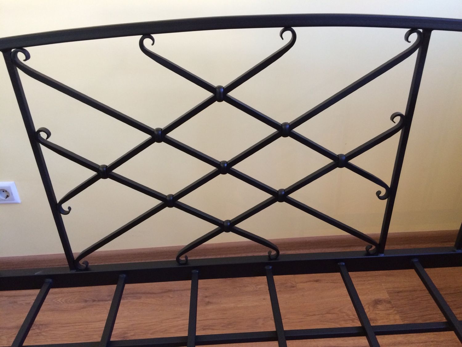 Диван кованый