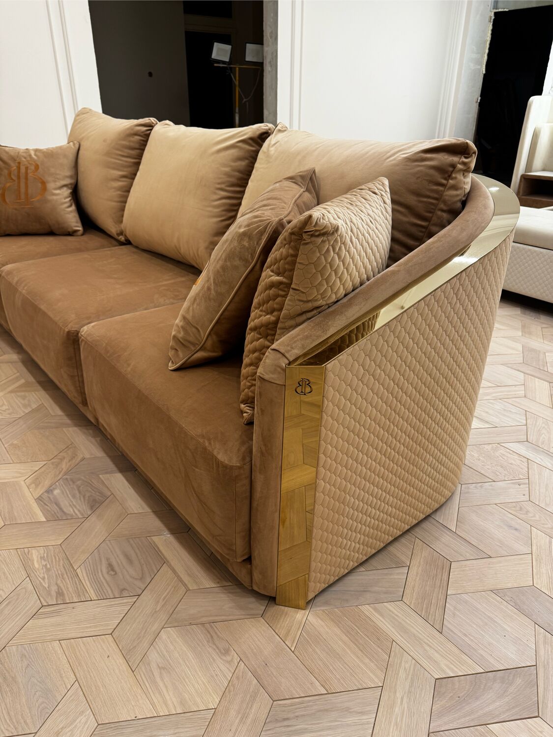 Диван Lava мотивам модели MAGMA от фабрики 