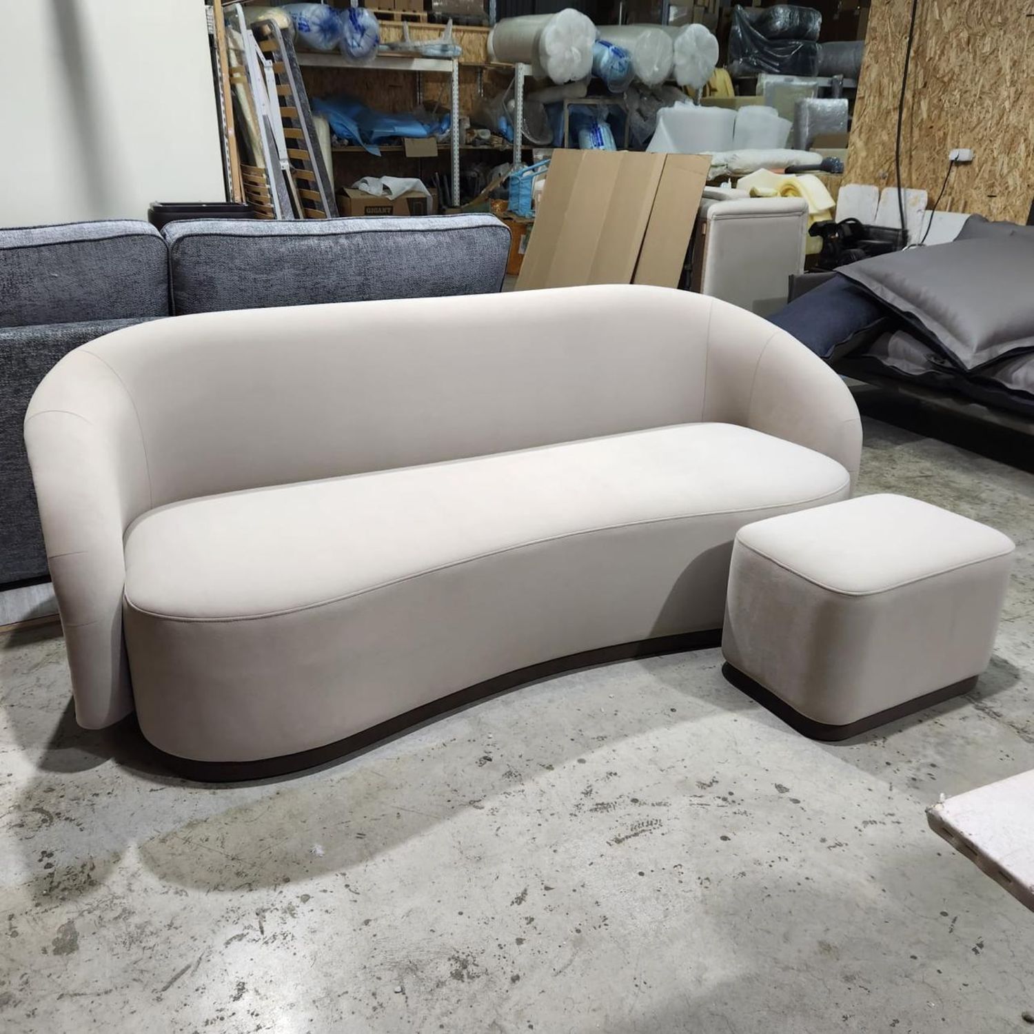 Диван прямой в наличии