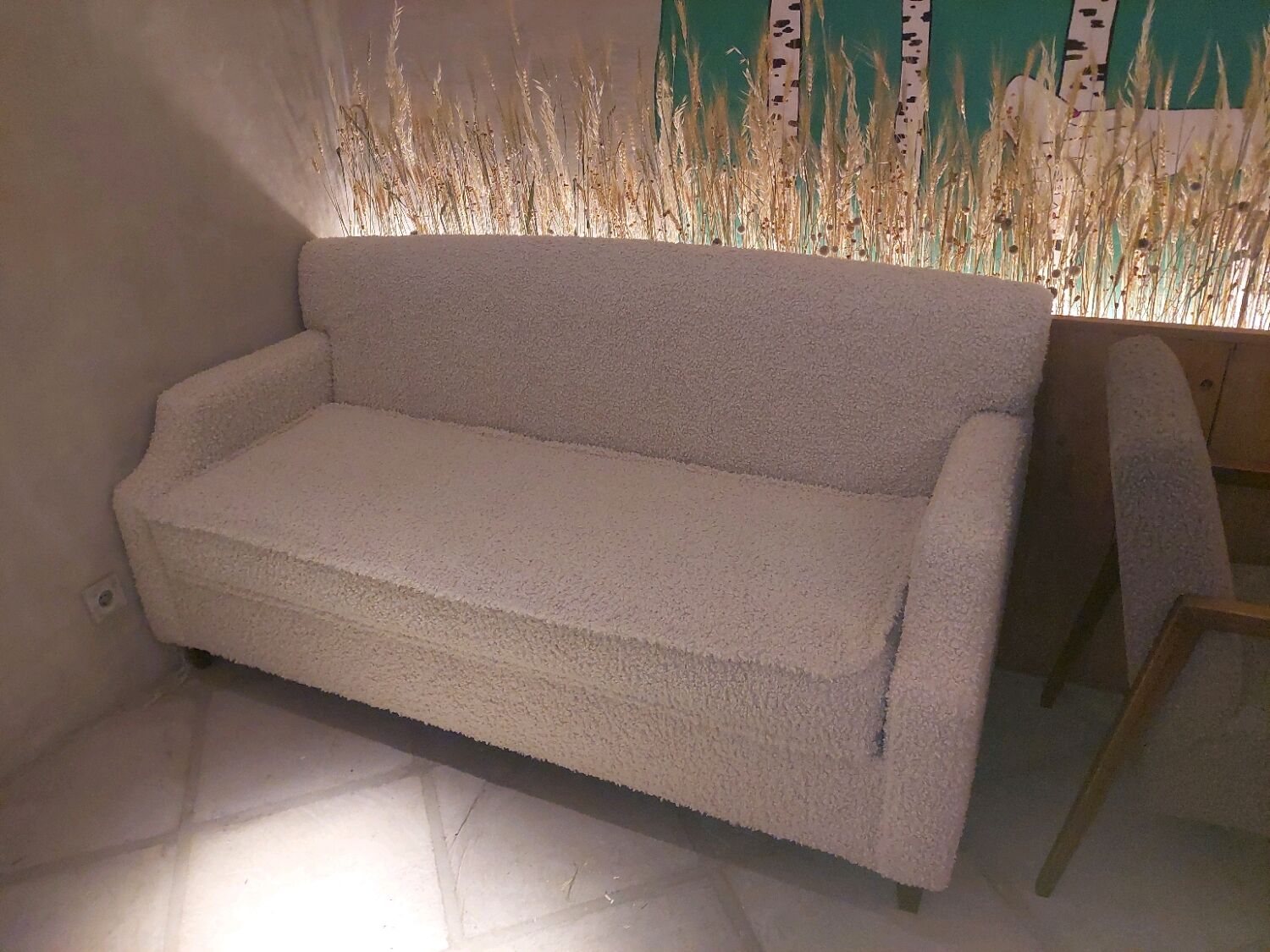 Диван из меха в ресторан