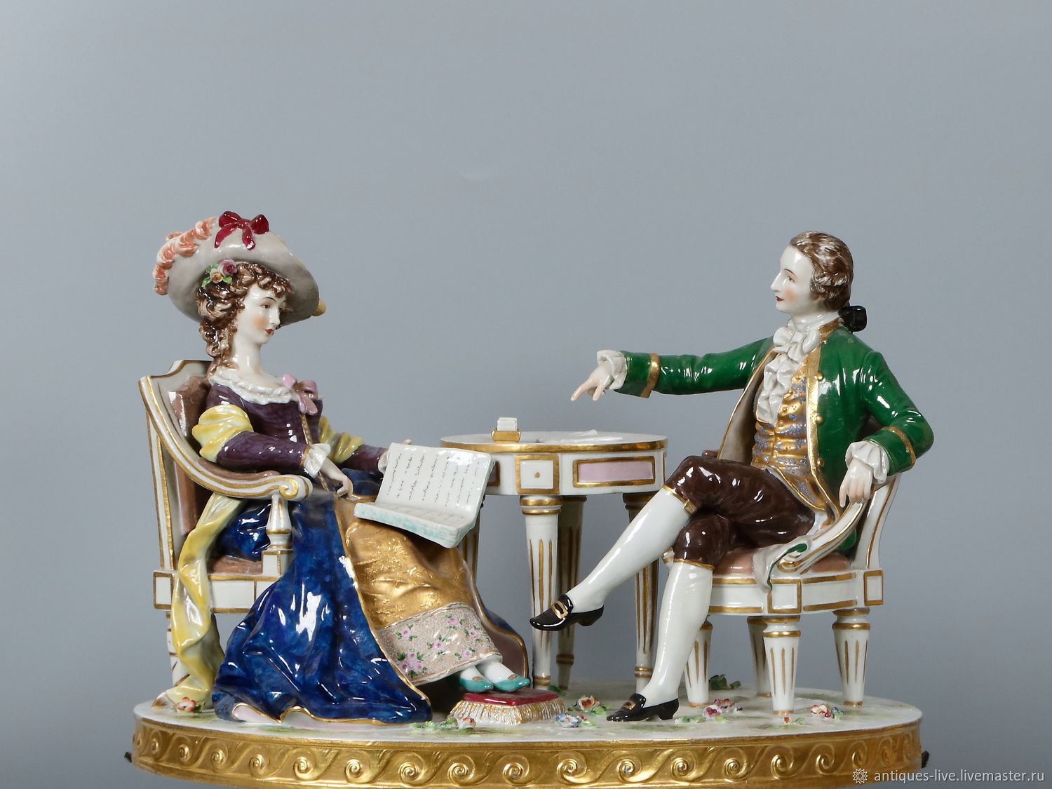 Старинная фарфоровая статуэтка. Германия