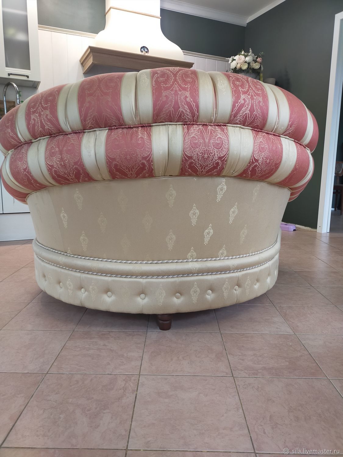 Диван бу не антикварный. Оттоманка