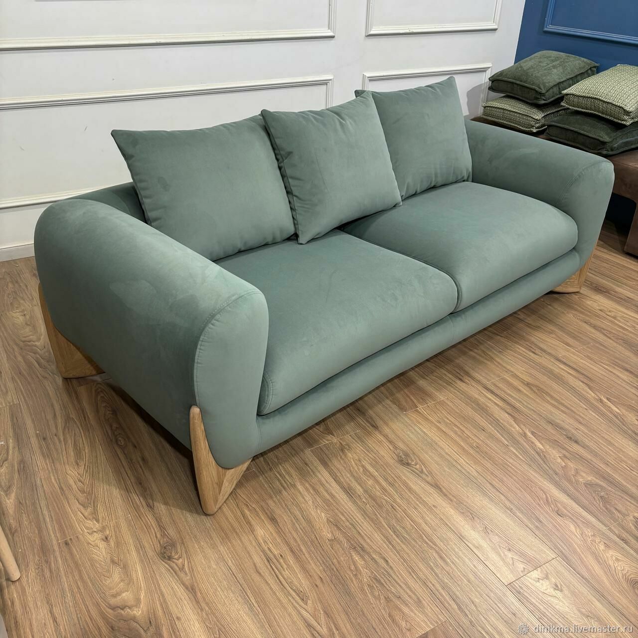 Дизайнерский диван Скарм прямой