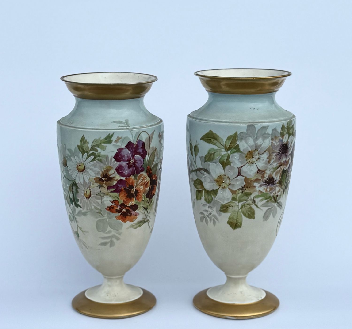 Старинные фарфоровые вазы. Франция