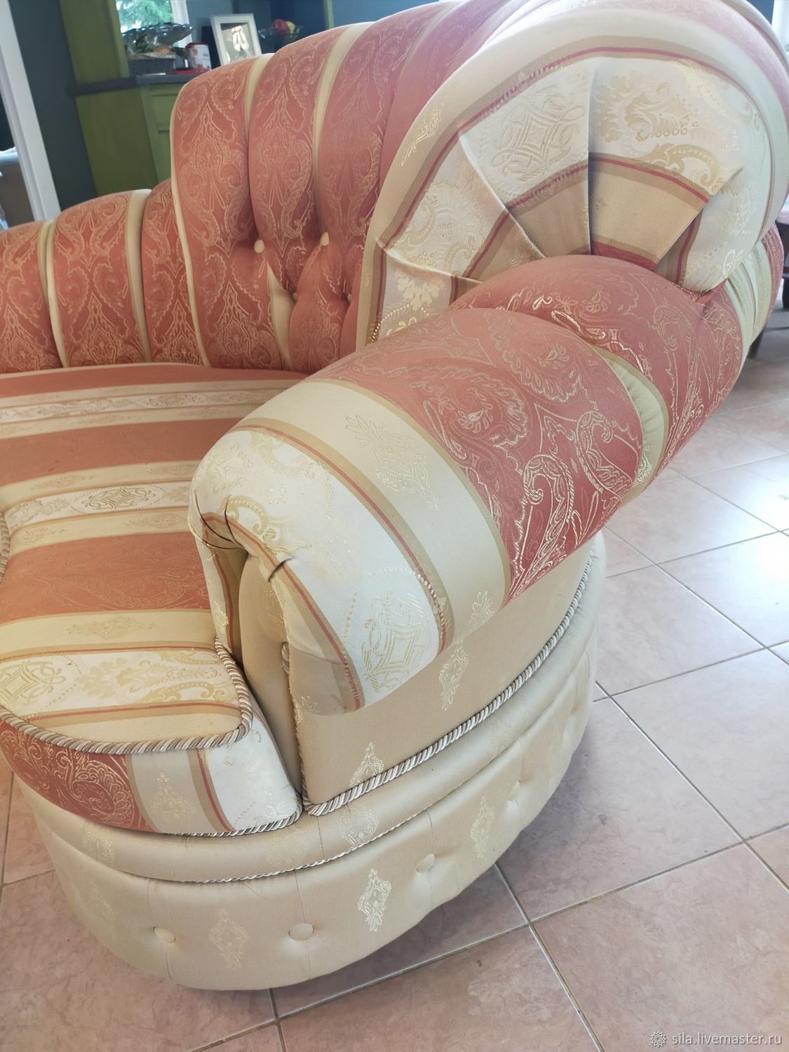 Диван бу не антикварный. Оттоманка