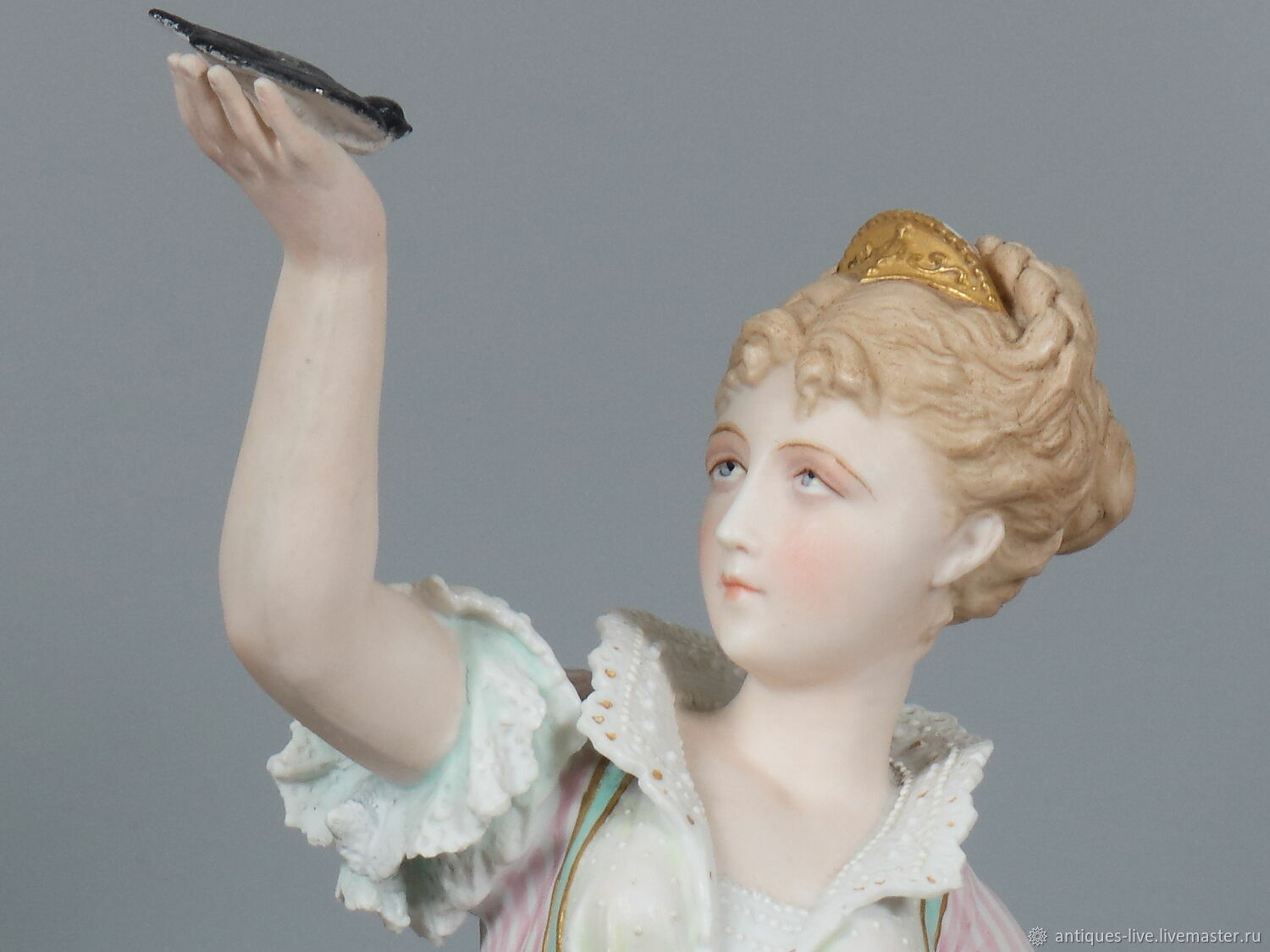 Фарфоровая статуэтка. Франция